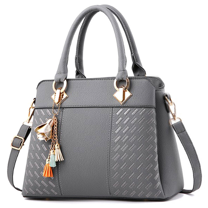 Bolsa Transversal com Bordado Losangular