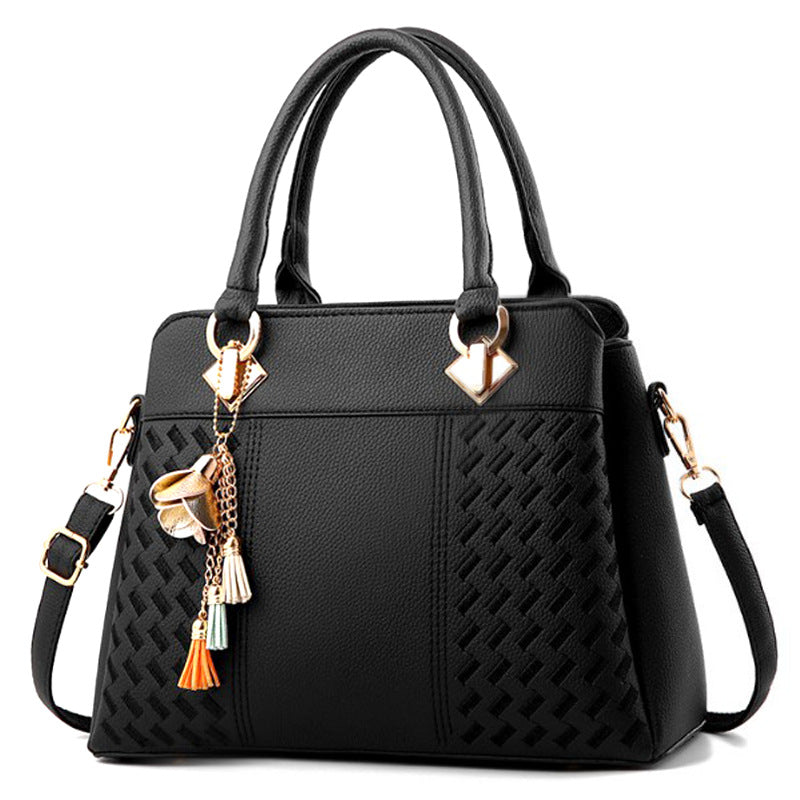 Bolsa Transversal com Bordado Losangular