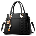 Bolsa Transversal com Bordado Losangular